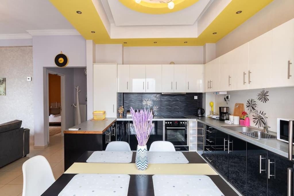 Apartment With Terrace In Piraiki Πειραιάς Εξωτερικό φωτογραφία